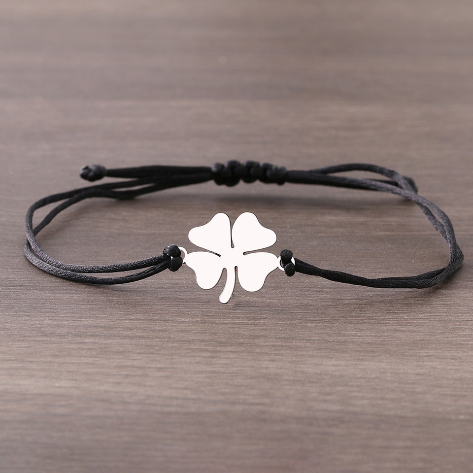 Fashionable clover wrist accessory